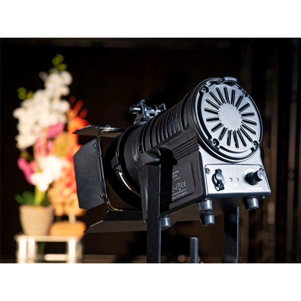 EUROLITE AKKU THA-20PC TRC Theater-Spot sw